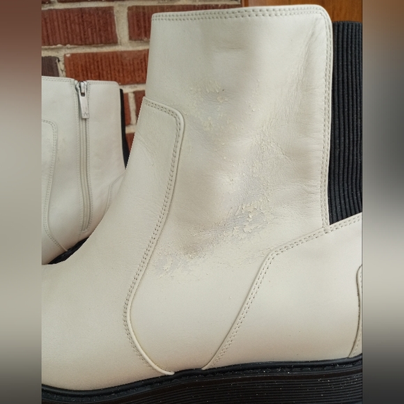 NWT Aquatalia 'Scilla' Weatherproof Genuine Leather Short Studded Chelsea Boots - Picture 6 of 13